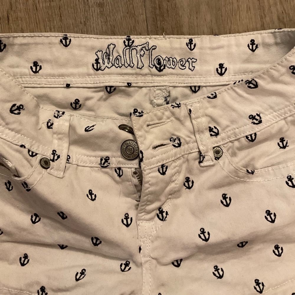 Wallflower Womens Anchor Shorts Size 3
